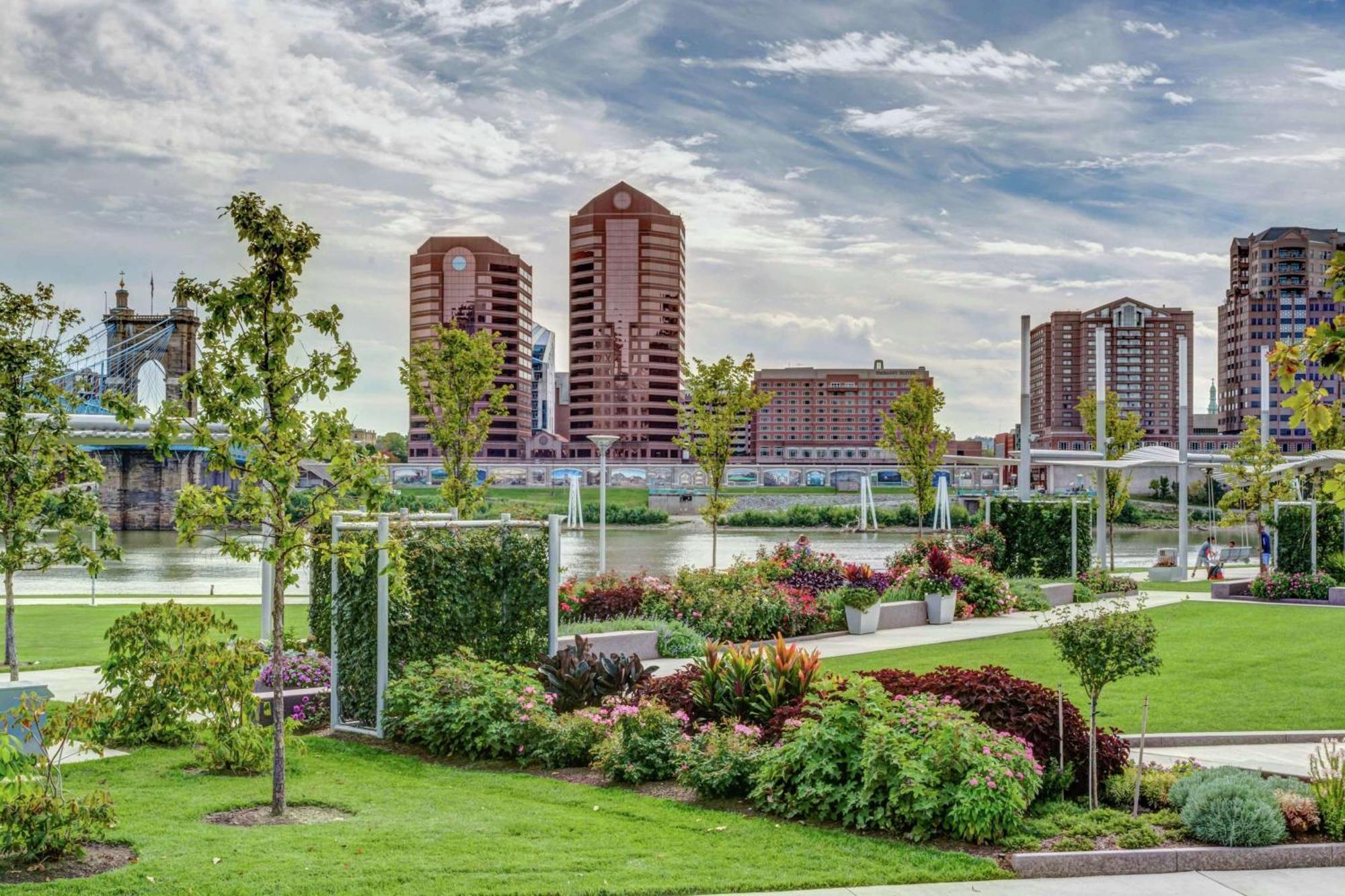 Embassy Suites Cincinnati - Rivercenter Covington Zewnętrze zdjęcie